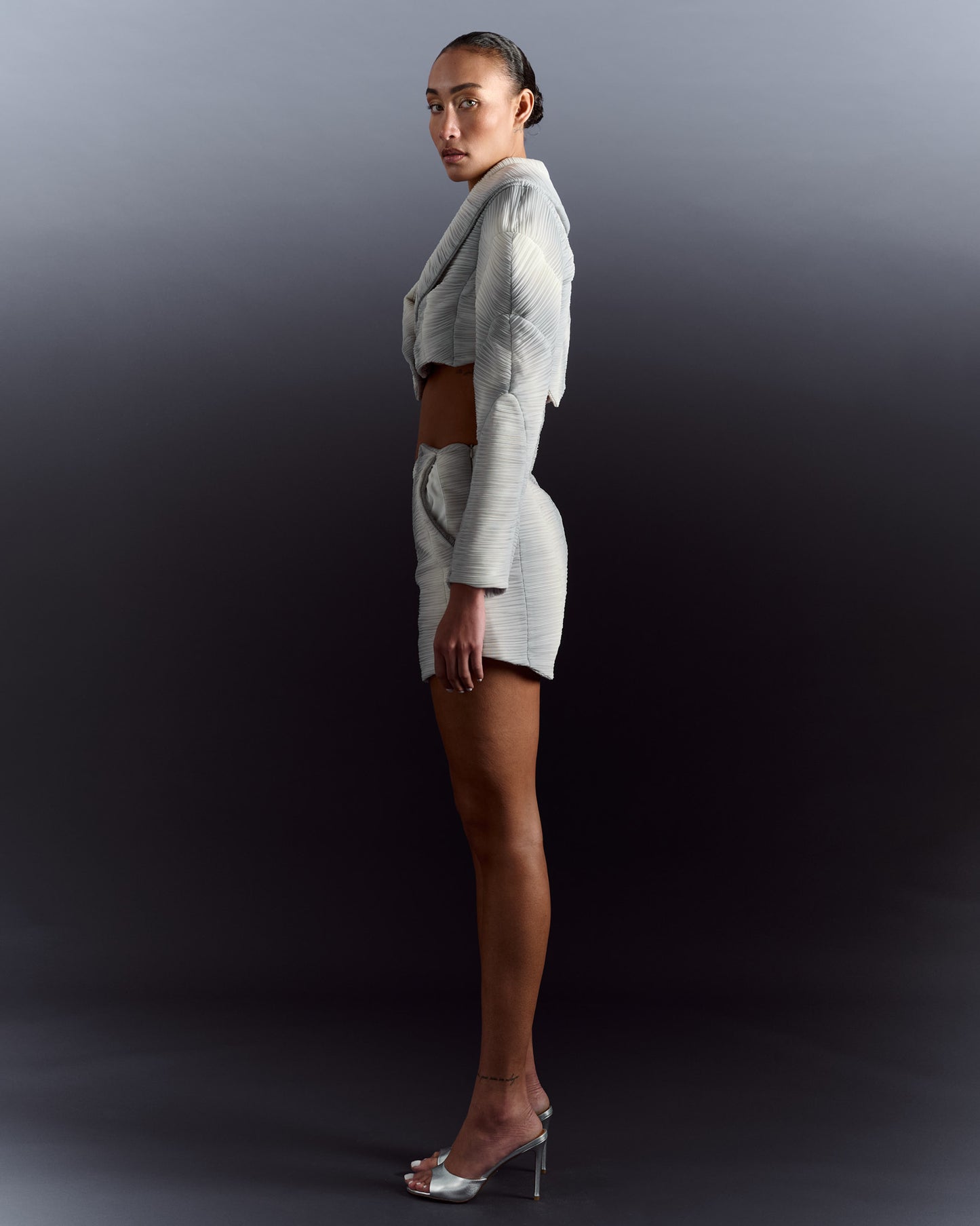 High-Rise Pleated Shorts - Light Grey - Silver